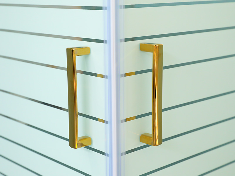 KARE Sürgülü Duş Kabini, Baskılı Şeffaf Temperli Cam, Altın Alüminyum Profil, Çift Delikli Kulp, Tepsili KARE Sürgülü Duş Kabini, Baskılı Şeffaf Temperli Cam, Altın Alüminyum Profil, Çift Delikli Kulp, Tepsili