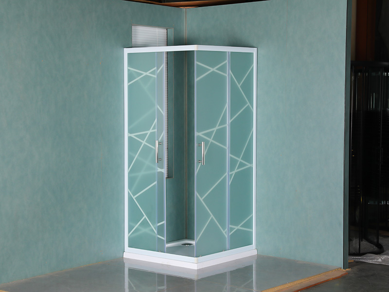 SQ Sürgülü Duş Kabini, Baskılı Mat Temperli Cam, Beyaz Alüminyum Profil, Çift Delikli Kulp, Tepsili SQ Sürgülü Duş Kabini, Baskılı Mat Temperli Cam, Beyaz Alüminyum Profil, Çift Delikli Kulp, Tepsili