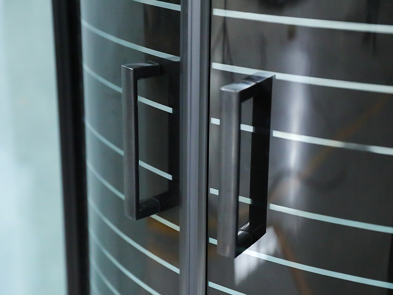 SE Siyah Alüminyum Çerçeve Sürgülü Temperli Cam Duş Kabini SE Siyah Alüminyum Çerçeve Sürgülü Temperli Cam Duş Kabini