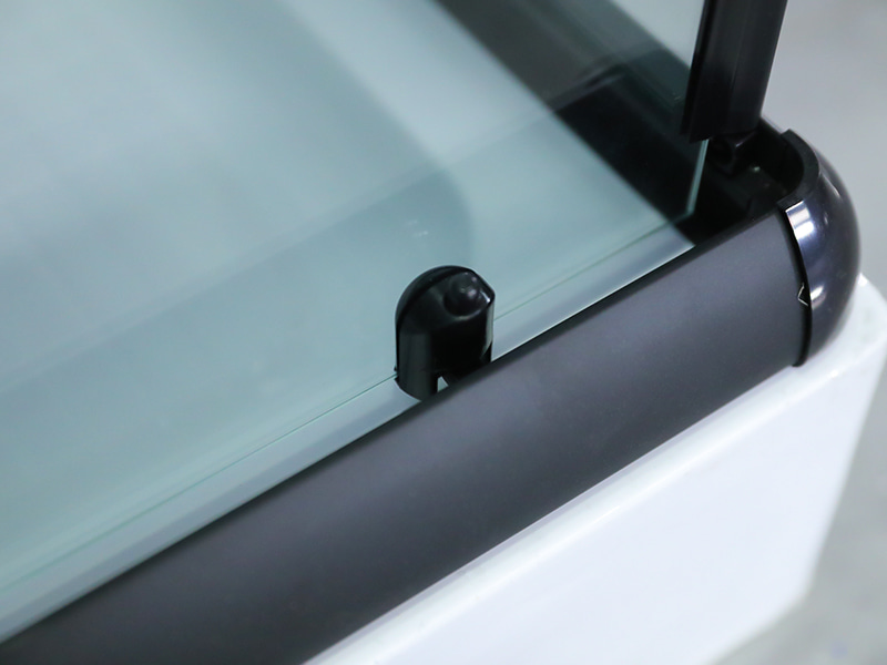 RE Sürgülü Duş Kabini, Baskılı Şeffaf Temperli Cam, Siyah Alüminyum Profil, Çift Delikli Kulp, Tepsili RE Sürgülü Duş Kabini, Baskılı Şeffaf Temperli Cam, Siyah Alüminyum Profil, Çift Delikli Kulp, Tepsili