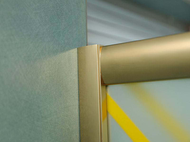 RE Sürgülü Duş Kabini, Baskılı Mat Temperli Cam, Gold Alüminyum Profil, Çift Delikli Kulp, Tepsili RE Sürgülü Duş Kabini, Baskılı Mat Temperli Cam, Gold Alüminyum Profil, Çift Delikli Kulp, Tepsili