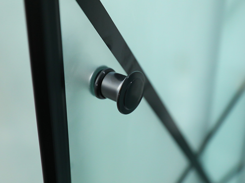 SQ Sürgülü Duş Kabini, Baskılı Mat Temperli Cam, Siyah Alüminyum Profil, Çift Delikli Kulp, Tepsili SQ Sürgülü Duş Kabini, Baskılı Mat Temperli Cam, Siyah Alüminyum Profil, Çift Delikli Kulp, Tepsili