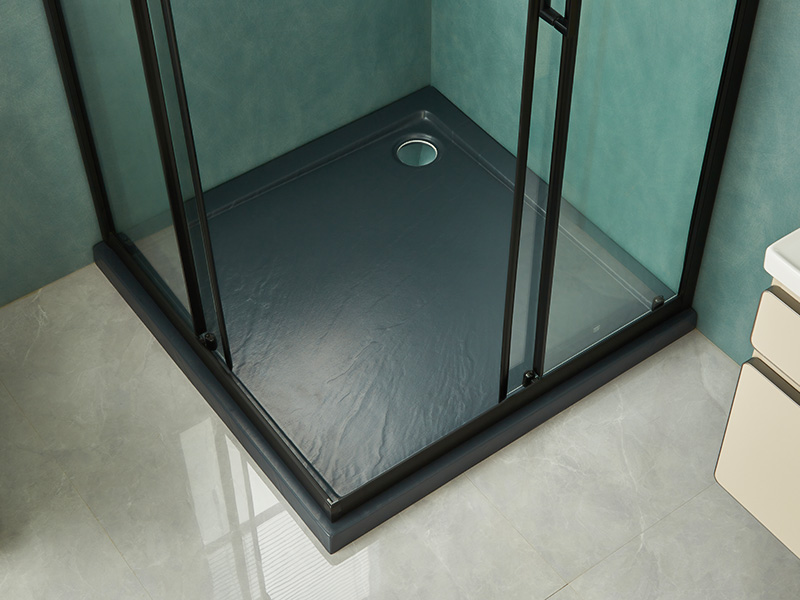 SQ Sürgülü Duş Kabini, Şeffaf Temperli Cam, Siyah Alüminyum Profil, Çift Delikli Kulp, Tepsili SQ Sürgülü Duş Kabini, Şeffaf Temperli Cam, Siyah Alüminyum Profil, Çift Delikli Kulp, Tepsili