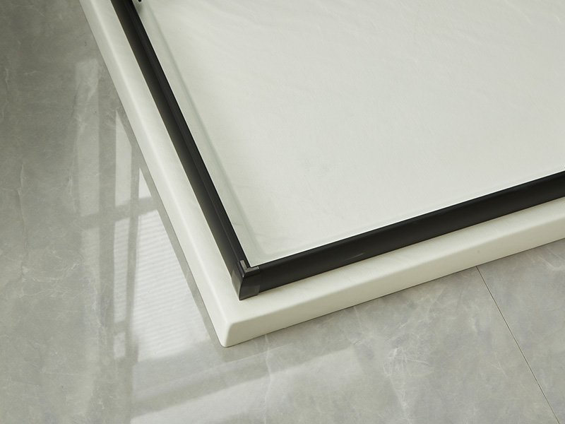 SQ Sürgülü Duş Kabini, Şeffaf Temperli Cam, Siyah Alüminyum Profil, Çift Delikli Kulp, Tepsili SQ Sürgülü Duş Kabini, Şeffaf Temperli Cam, Siyah Alüminyum Profil, Çift Delikli Kulp, Tepsili