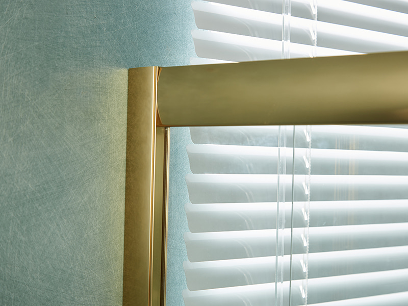 SE Sürgülü Duş Kabini, Şeffaf Temperli Cam, Altın Alüminyum Profil, Çift Delikli Kulp, Tepsisiz SE Sürgülü Duş Kabini, Şeffaf Temperli Cam, Altın Alüminyum Profil, Çift Delikli Kulp, Tepsisiz